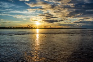 Amazonie beau coucher de soleil