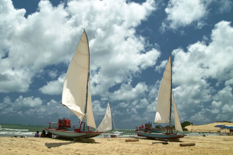 Cumbuco deux jangadas sur la plage