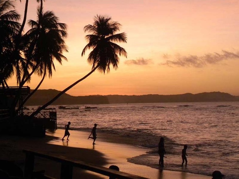 Pipa plage à la tombée de la nuit