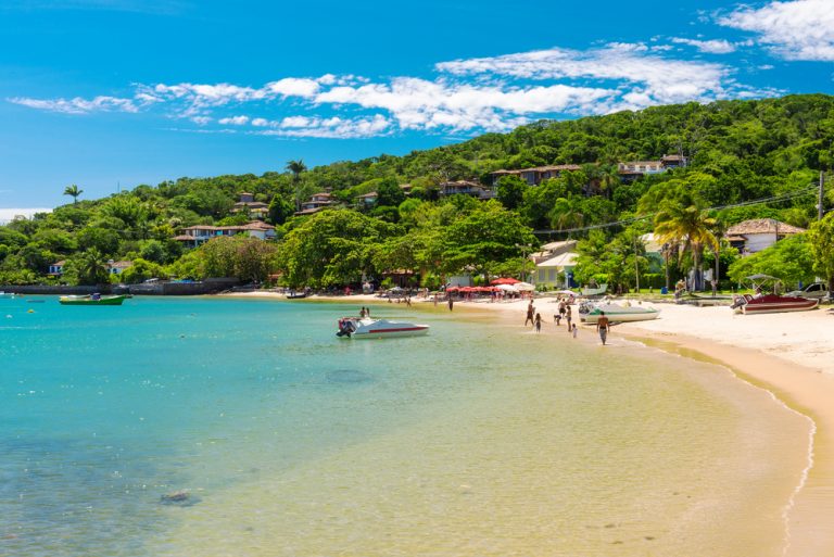 bains sur la plage de Buzios