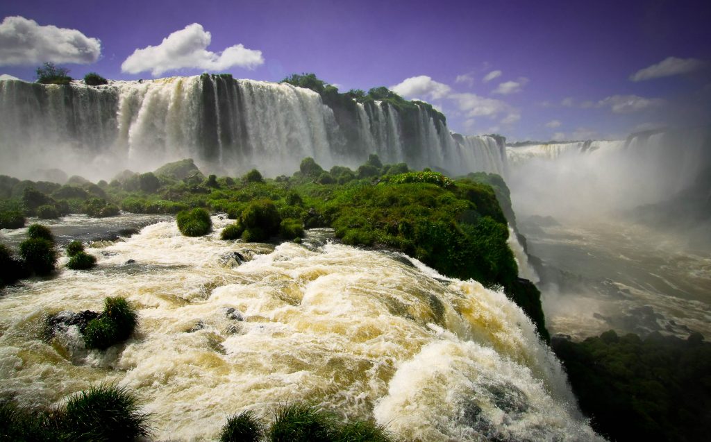 Iguaçu cataracte brésilienne vue de près