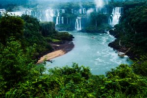 la fumée des chutes d'Iguaçu