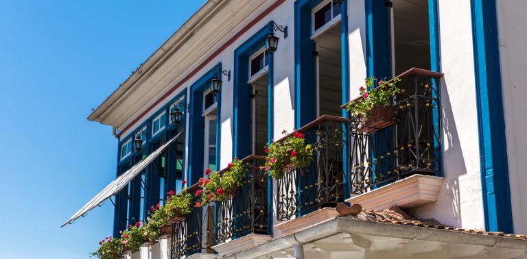 Minas balcon fleuri Ouro preto