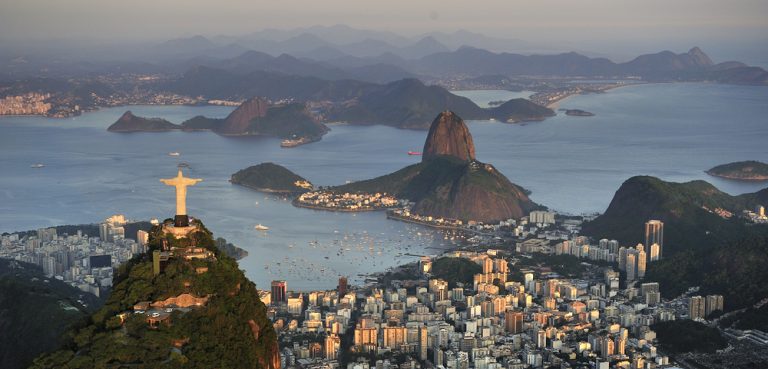 Rio de Janeiro le corcovado au coucher du soleil