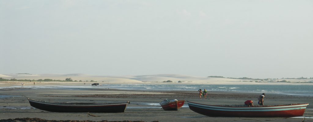 vision panoramique sur barques plage de Jericoacoara