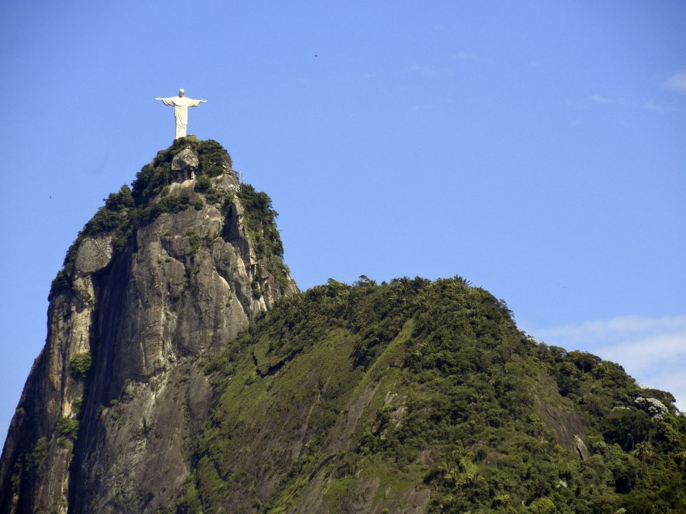 Vue du sommet du Corcovado avec le Christ Rédempteur.