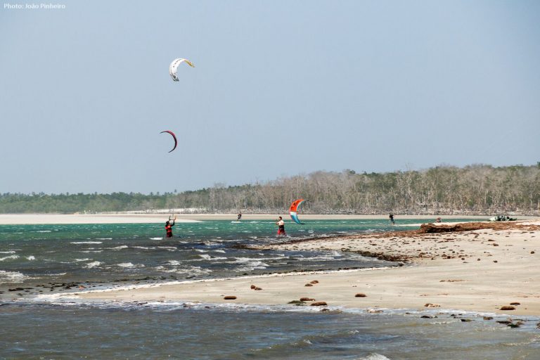 kit surfeur estuaire de la rivière Guriu