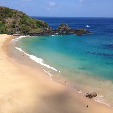 La plage de Sancho à Fernando Noronha