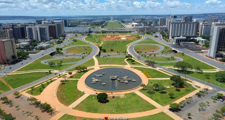 Vue aérienne du croisement eixo central à Brasília.