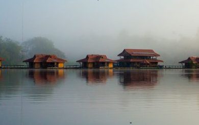 Vue du Uakari Lodge sur la rivière Japura.