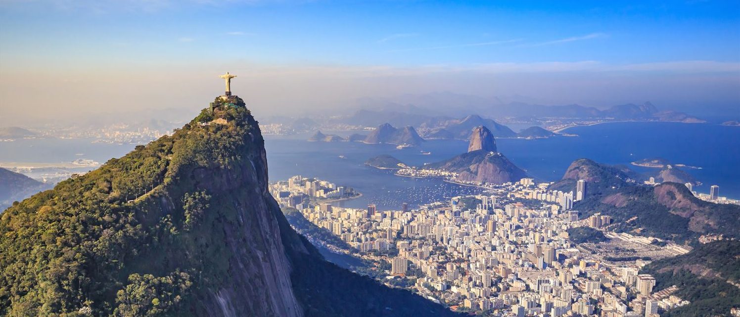 Vue arienne de Rio avec le Corcovado.