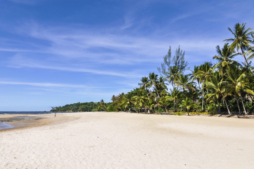 Vue d'une plage déserte de Morro de São Paulo.
