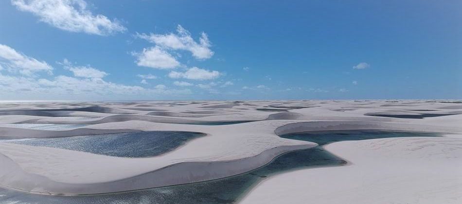 Les lagunes dans le désert des lençois du Maranhão.