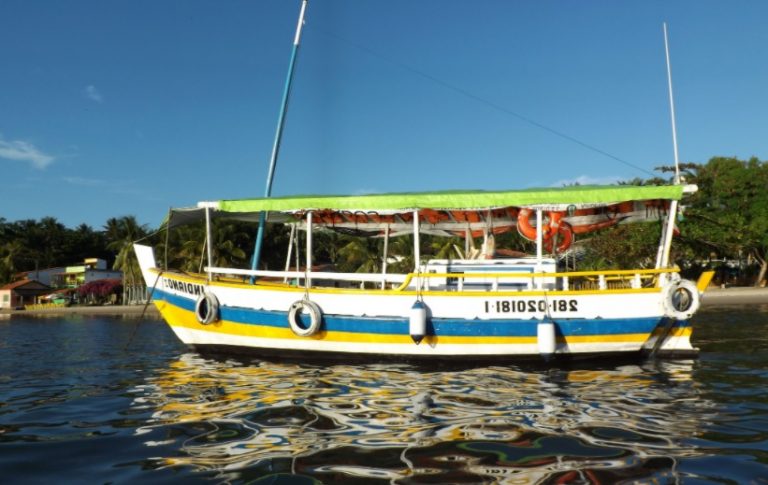 Bateau à Boipeba.