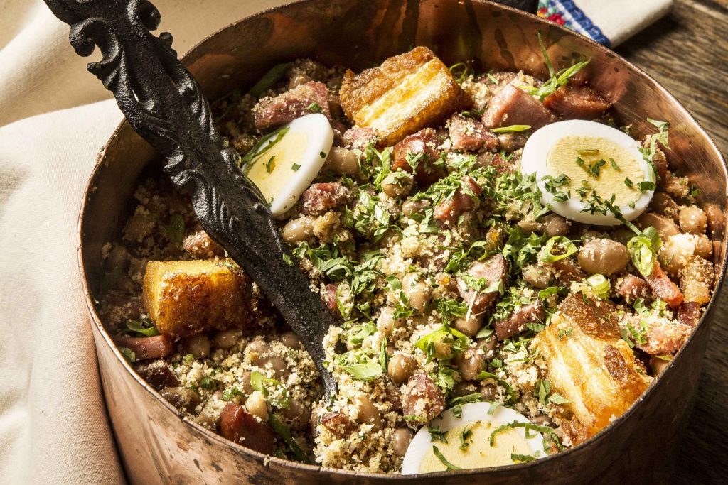 Le feijao tropeiro est un plat inventé par les tropeiros, ces anciens voyageurs du Minas Gerais.