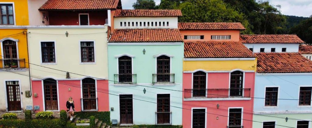 les rues colorées de Guaramiranga dans le Ceara