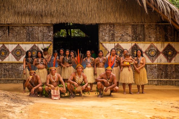 Tribu amazonienne Lagoa Acatajuba